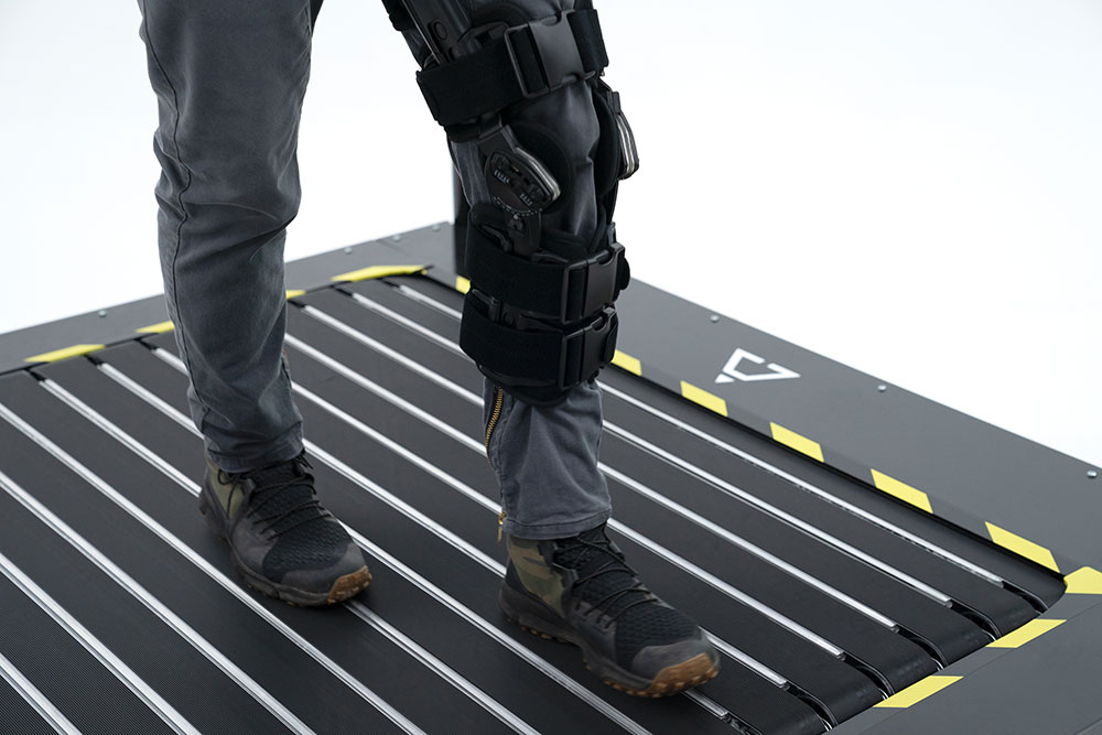 knee brace and vr